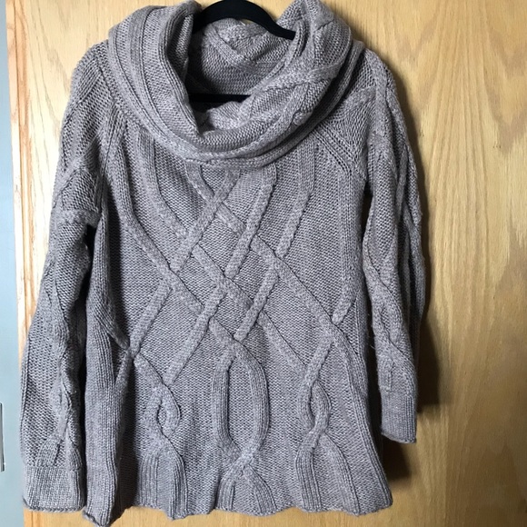 Loose cowl neck sweater. Size Large. - Picture 2 of 10